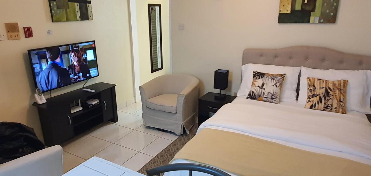 Hastings Towers 4D - Studio Apt Opp Beach Bridgetown Exterior foto